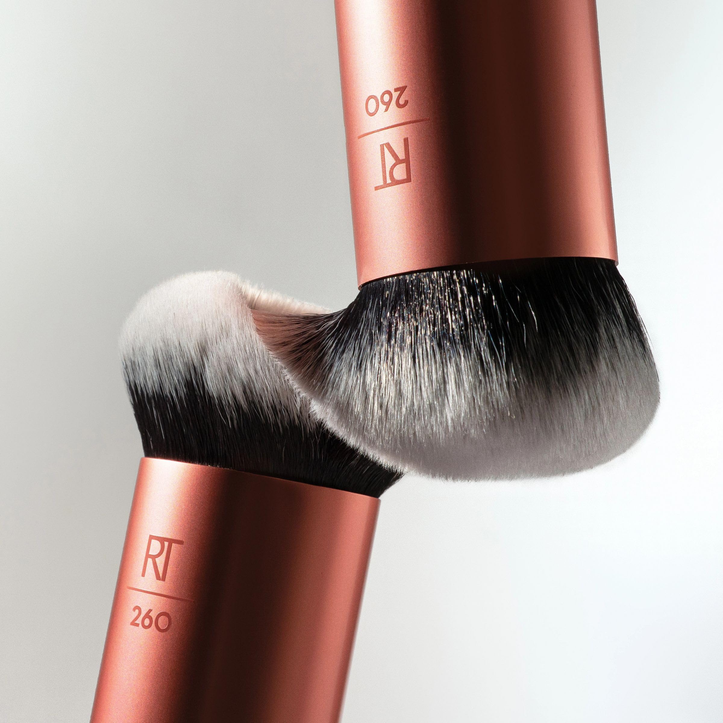 Real Techniques Bubble Blending Makeup Brush, vielseitiger Gesichtspinsel für flüssige, cremige und pudrige Produkte, mit einzigartigem Bläschenkopf, synthetischen Borsten, vegan, tierversuchsfrei, 1 Stück 8