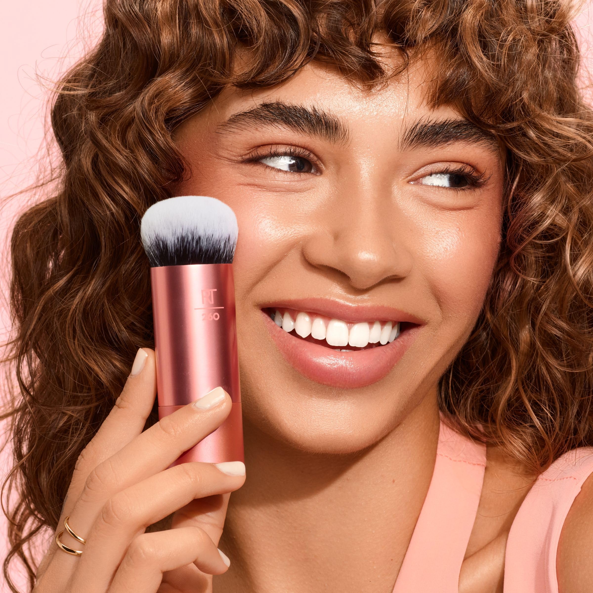 Real Techniques Bubble Blending Makeup Brush, vielseitiger Gesichtspinsel für flüssige, cremige und pudrige Produkte, mit einzigartigem Bläschenkopf, synthetischen Borsten, vegan, tierversuchsfrei, 1 Stück 4