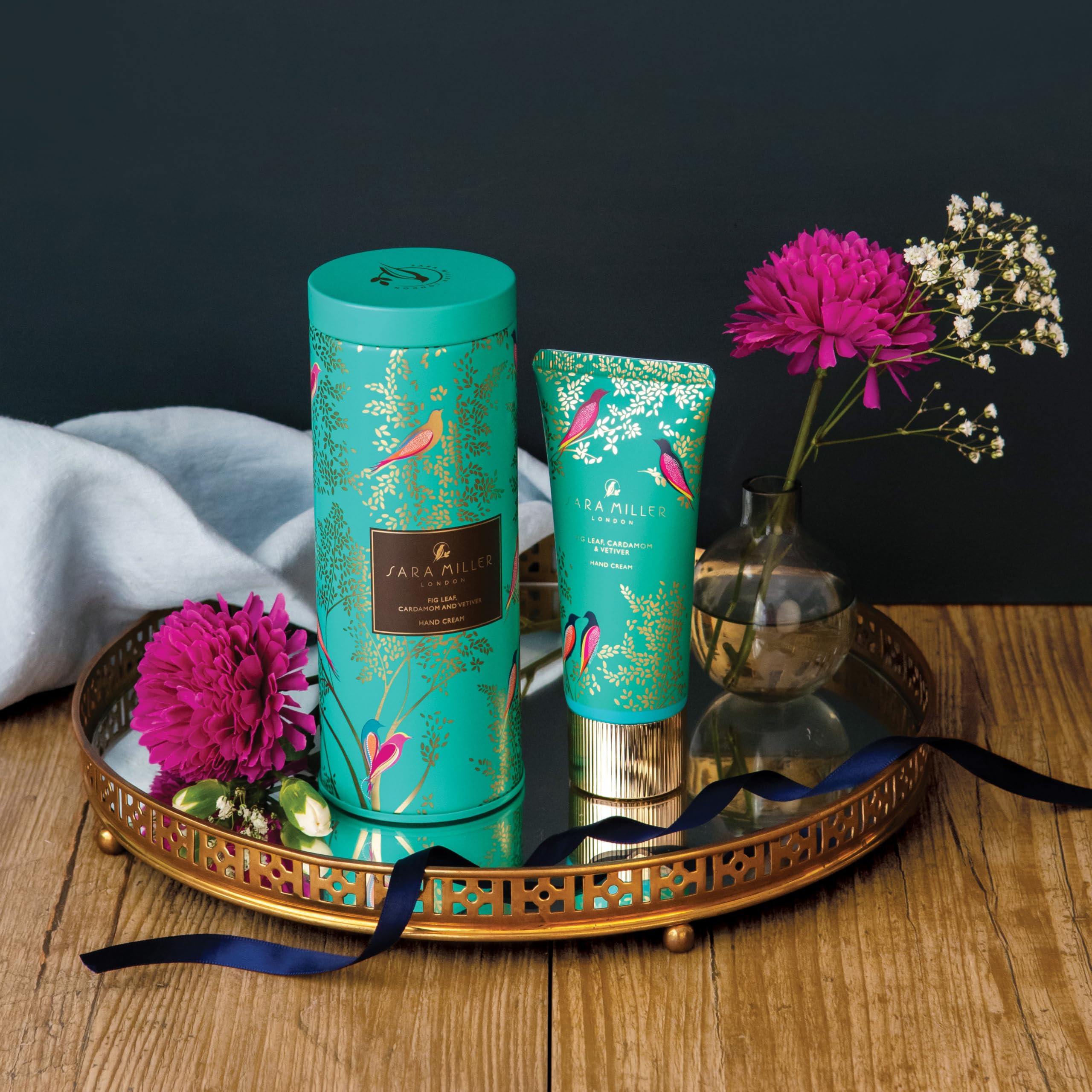 Sara Miller London Hand Cream 100ml with Shea Butter, Fig Leaf, Cardamom & Vetiver Scent 4
