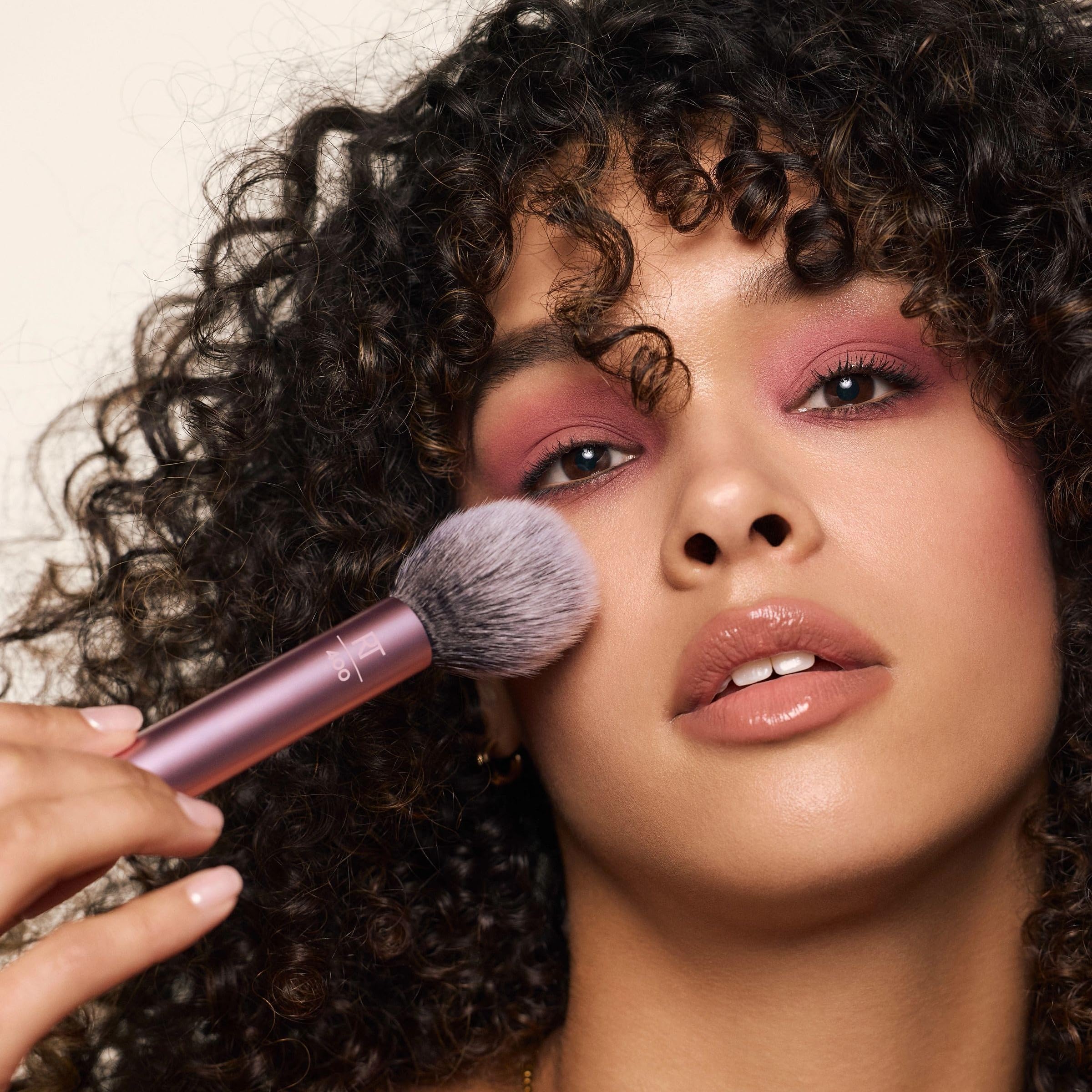 Real Techniques Everyday Essentials + Make-up-Schwamm-Set, 4 Make-up-Pinsel 8