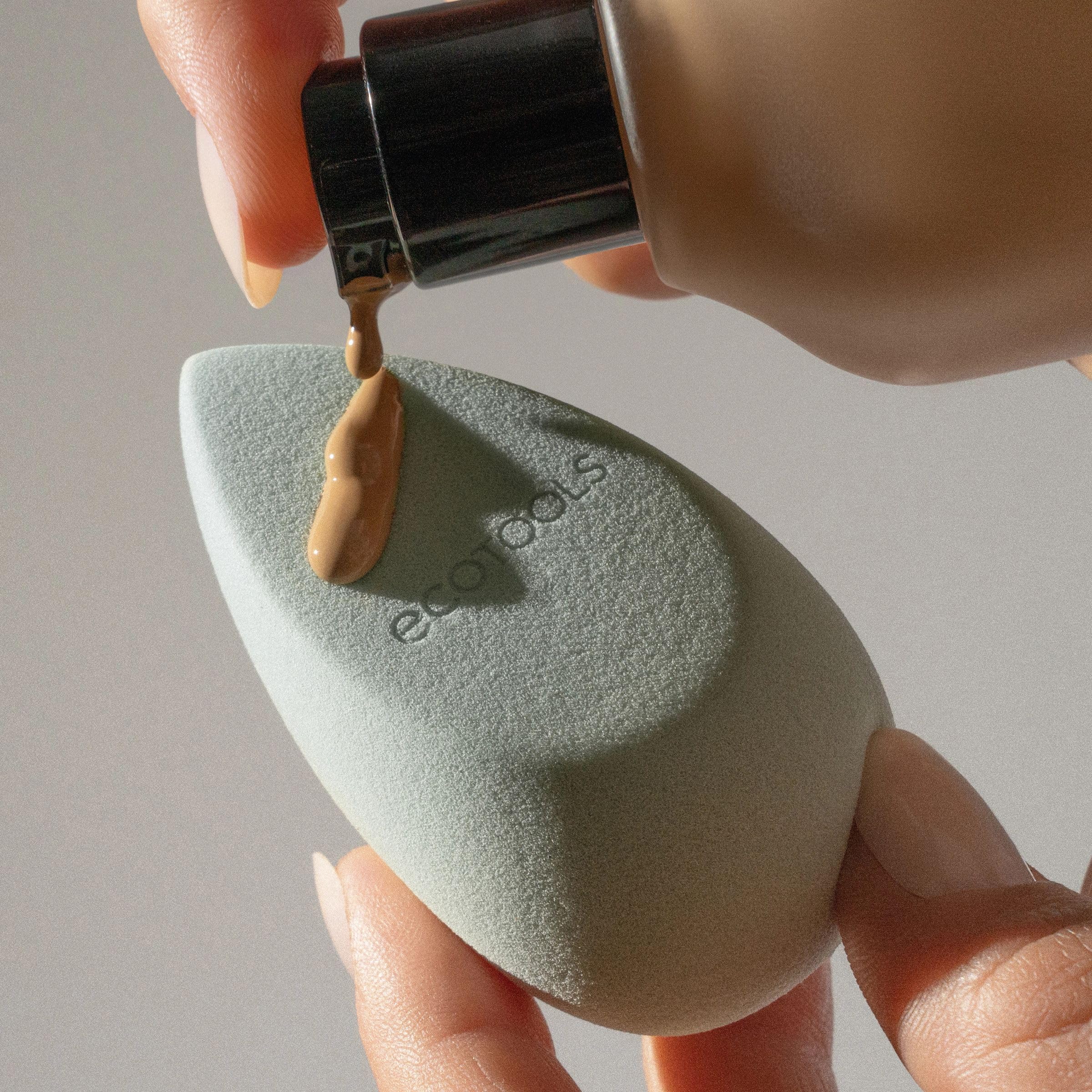 EcoTools Weichzeichner-Make-up-Schwamm, Make-up-Verblendschwamm für weiche Übergänge 8