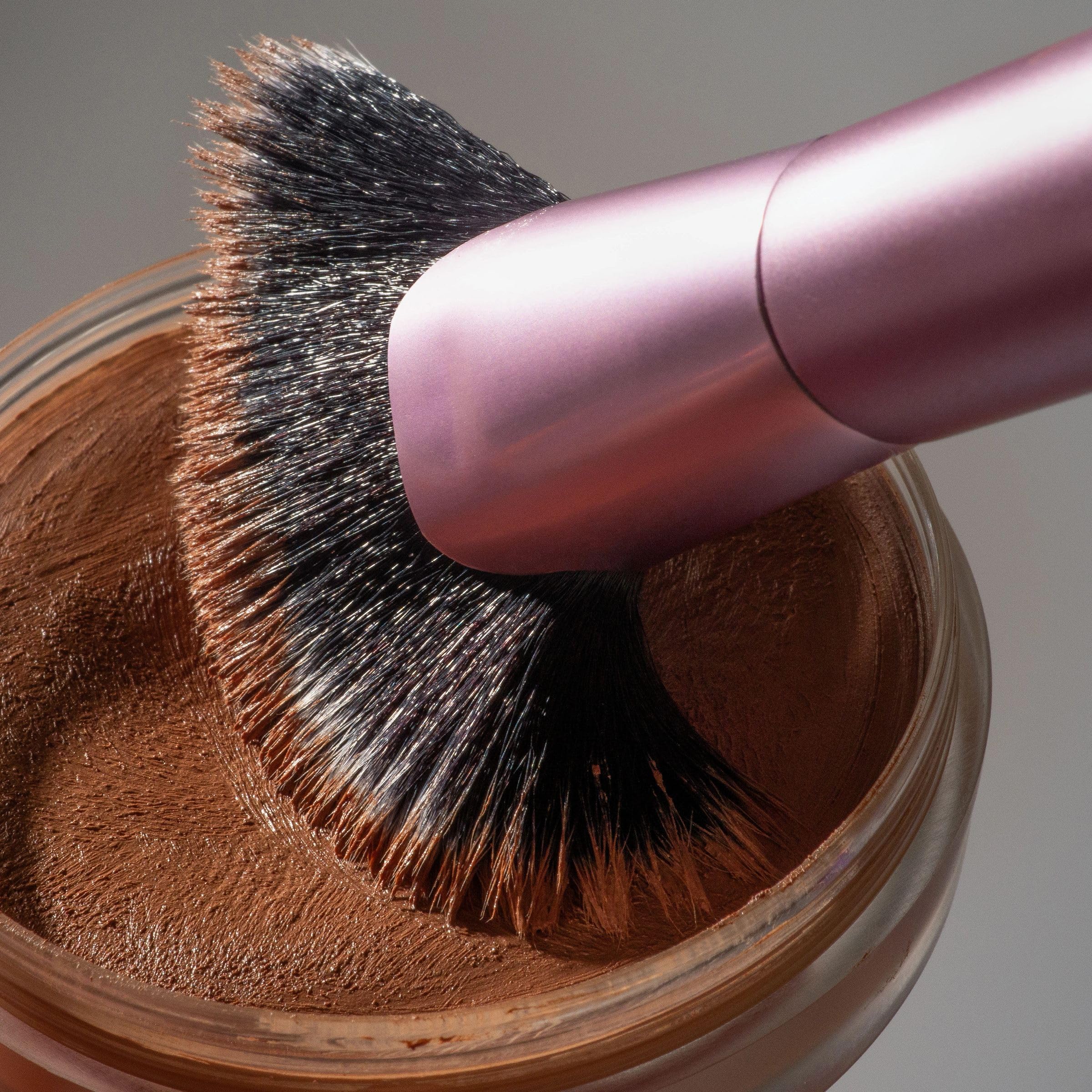 REAL TECHNIQUES Angled Fan Finishing Brush - Dual-Sided Sculpting & Blending Makeup Tool 5